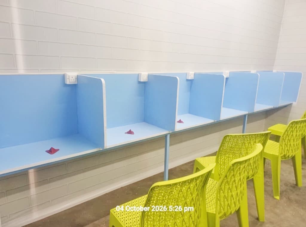 Individual Workstations with Power Sockets